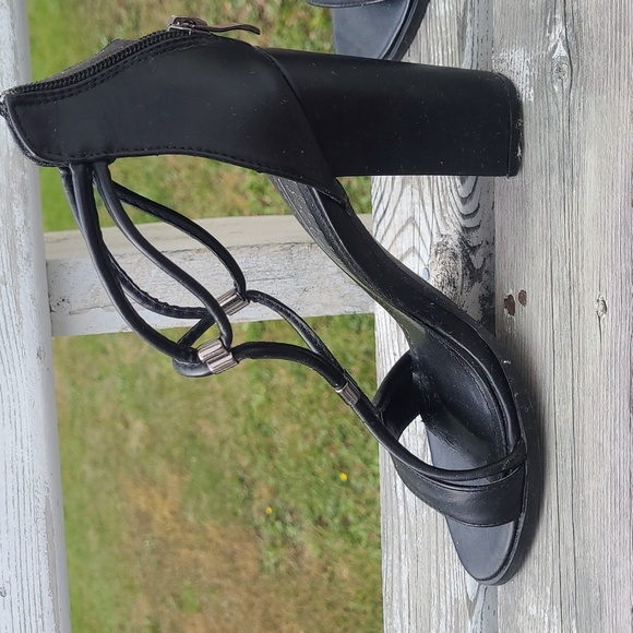 Black High Heels - Picture 3 of 5